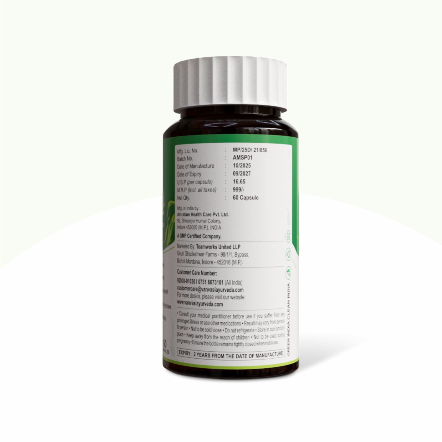 Spirulina capsules deliver a powerful dose of plant-based protein, essential vitamins, and antioxidants. They supports immunity, improves digestion, and promotes detoxification. Spirulina also supports heart health and enhances brain function, keeping your body strong, nourished, and revitalized.